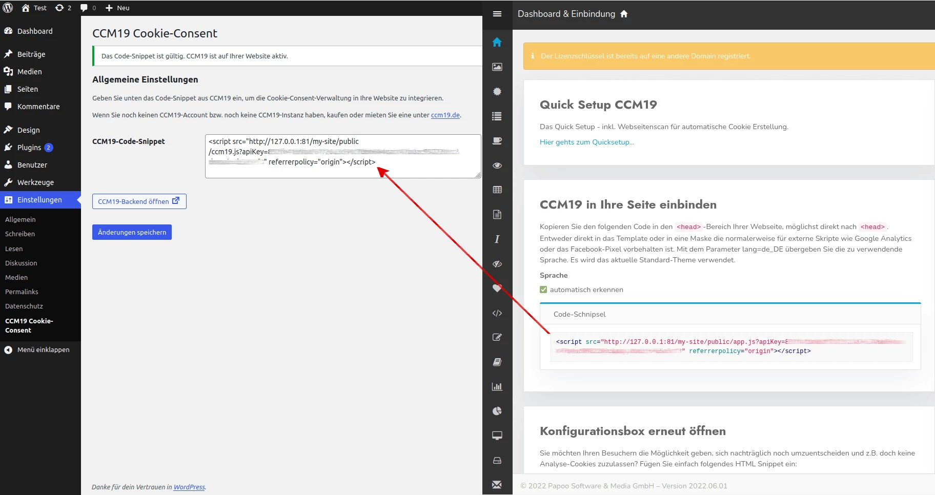 Screenshot mit nebeneinander dargestelltem WordPress-Backend und CCM19-Dashboard, verbunden durch einen roten Pfeil. Links ist die CCM19 Cookie-Consent Einstellung in WordPress mit eingefügtem Code-Snippet zu sehen, rechts der entsprechende Einbindungscode im CCM19-Dashboard.
